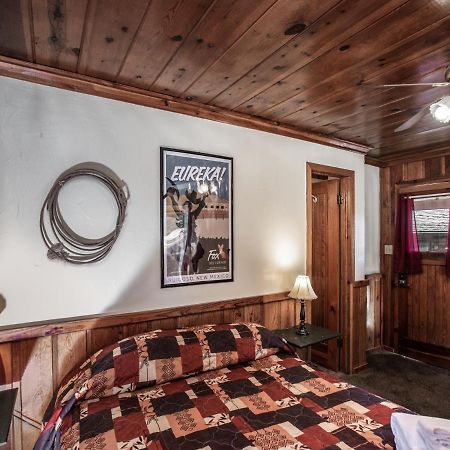 Apache Village Cabinette 11, Queen Bed, Midtown, Sleeps 2 رويدوسو، نيومكسيكو المظهر الخارجي الصورة